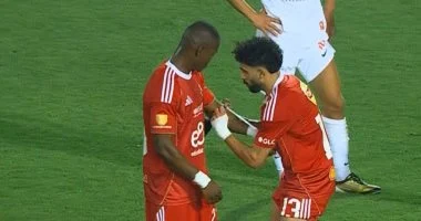 أليو ديانج رابع أجنبى يرتدى شارة قيادة الأهلى فى التاريخ