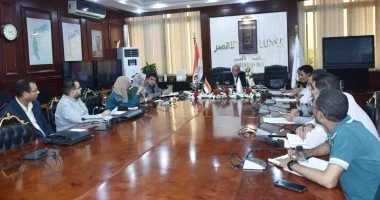 محافظ الأقصر يعقد اجتماعًا لمتابعة مطالب أهالي الرياينة بمركز ومدينة القرنة