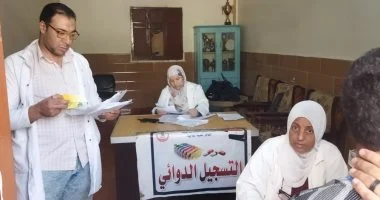 صحة بني سويف تنفذ قافلة مجانية بمركز شباب العبور تقدم خلالها 474 خدمة طبية