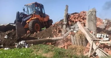 السلطات بالبحيرة تزيل 13 تعديًا على أراضٍ حكومية