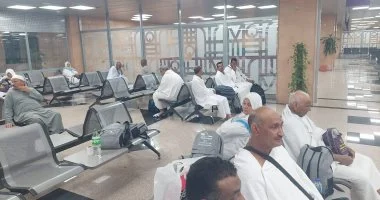 حجاج الأقصر يعبرون عن سعادتهم وتفاؤلهم في المطار قبيل التوجه إلى الديار المقدسة – صور