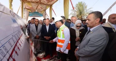 وزير النقل يتابع بدء التشغيل التجريبي لكوبري فوق مزلقان أبو شوشة في قنا