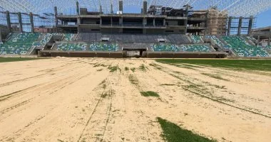 انطلاق زراعة النجيلة الطبيعية في ملعب النادي المصري الجديد
