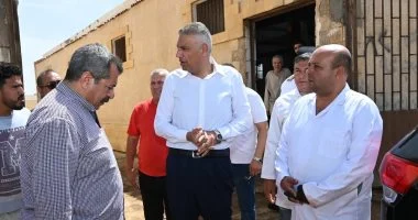 محافظ جنوب سيناء يزور الرويسات ويوجه بإغلاق مجزر شرم الشيخ بعد عيد الأضحى