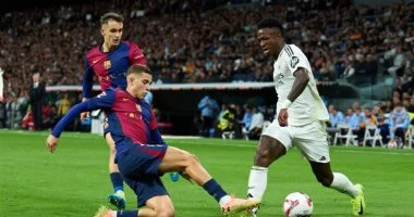موعد مباراة الكلاسيكو بين برشلونة وريال مدريد والقناة الناقلة والتعليق المباشر