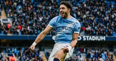 أداء عمر مرموش يبرز في مواجهة مانشستر سيتي وبرينتفورد ويثير الجدل حول قرارات جوارديولا
