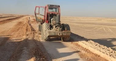 محافظة الوادي الجديد تعلن اكتمال تنفيذ محور الخارجة – سوهاج بطول 142 كم قريباً