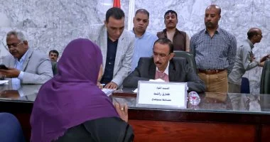 محافظ سوهاج يؤكد خلال اللقاء الجماهيري على معالجة قضايا السكان بشكل مباشر