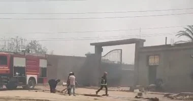اندلاع حريق في مصنع بانيوهات على طريق بلبيس العاشر وإخطار 4 سيارات إطفاء للموقع