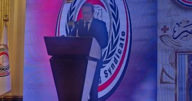 وزير الصحة يؤكد أن الإنسانية تميز مهنة التمريض في مصر