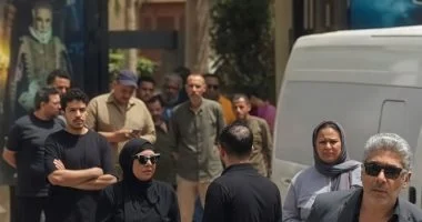 نقل جثمان عبد الرحمن أبو زهرة إلى المسرح القومي تمهيدًا لصلاة الجنازة