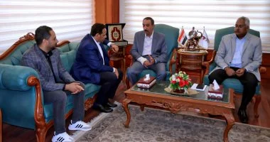 محافظ سوهاج يلتقي وفد التنمية المحلية والاتحاد الأوروبي لتعزيز مبادرة حياة كريمة