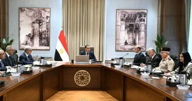 رئيس الوزراء يوجه متابعة مستمرة لطرح الشركات الحكومية في سوق الأسهم