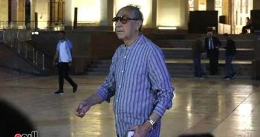 نجوم الفن ليلى علوي وخالد جلال ومحمد أبو داود يشاركون في مراسم عزاء عبد الرحمن أبو زهرة