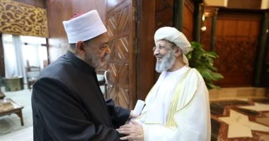 شيخ الأزهر يلتقي أمين عام الإفتاء العماني لمناقشة تعزيز أطر التعاون المشترك