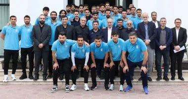 الرئيس الإيراني يشدد على ضرورة تحقيق منتخب بلاده إنجازاً بارزاً في نهائيات كأس العالم ضمن مجموعة مصر
