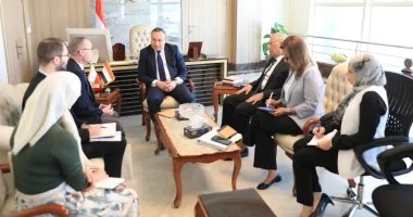 وزير التعليم العالي يلتقي بسفير التشيك لمناقشة فرص التعاون المشترك