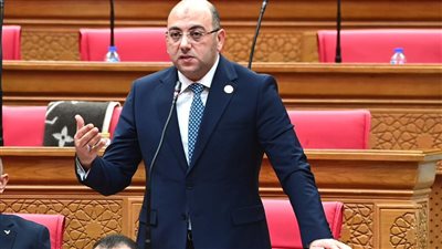 تأثير المراهنات الإلكترونية على الشباب وتحول الرياضة إلى مجال للمقامرة