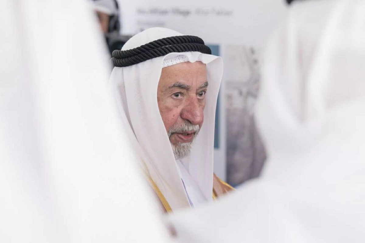 سلطان يضع حجر الأساس لمشروع قرية أبو الكيزان البحرية في خورفكان