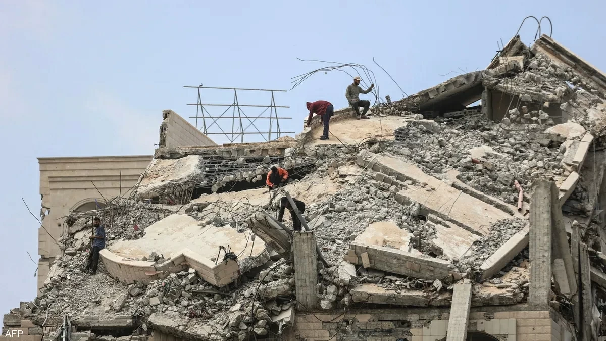 مقتل ثلاثة فلسطينيين في ضربات جوية إسرائيلية تستهدف مناطق جنوب ووسط غزة