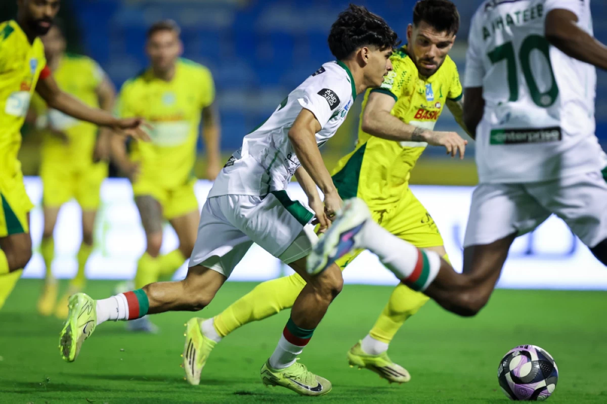منافسة مثيرة بين الاتحاد وضمك على مكانة آسيوية وتجنب الهبوط في الدوري السعودي