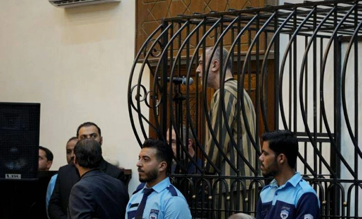 القضاء السوري يوجه تهم انتهاكات تشمل جرائم حرب إلى عاطف نجيب