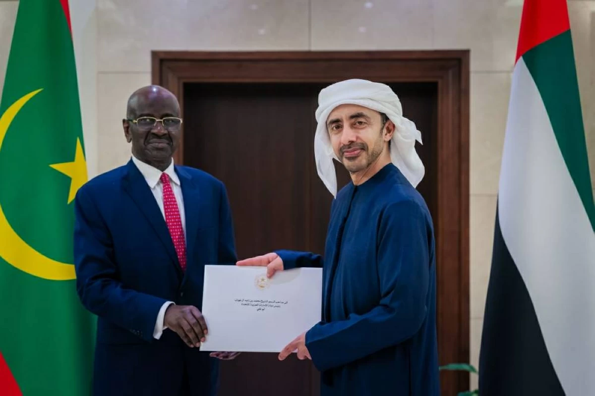 محمد بن زايد يستقبل رسالة رسمية من رئيس موريتانيا عبر عبدالله بن زايد