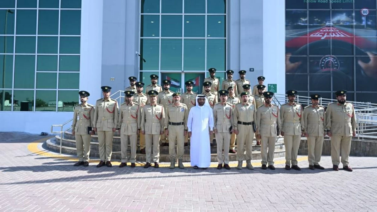 المري يزور مركز شرطة الراشدية ويثني على جودة العمل الأمني
