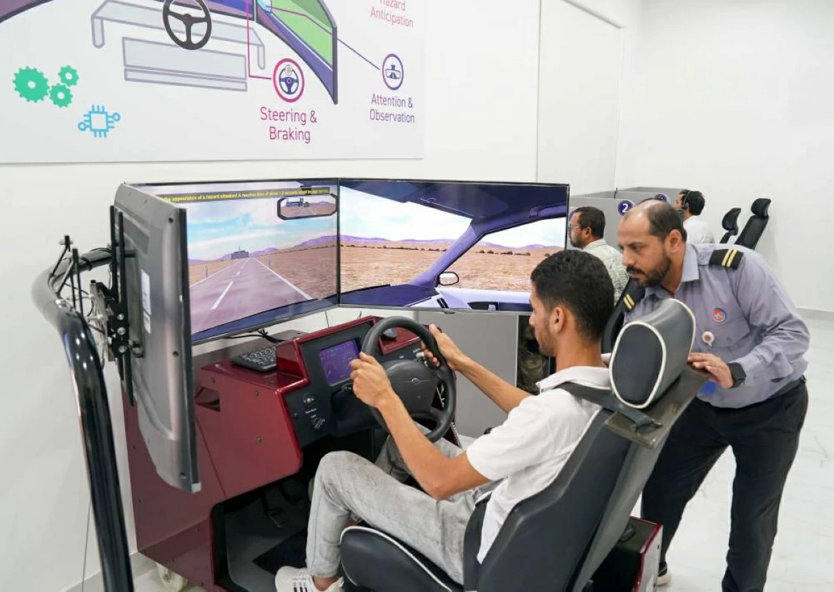 «طرق دبي» تجدد مناهج تدريب القيادة لتواكب تطورات أنظمة المركبات الحديثة