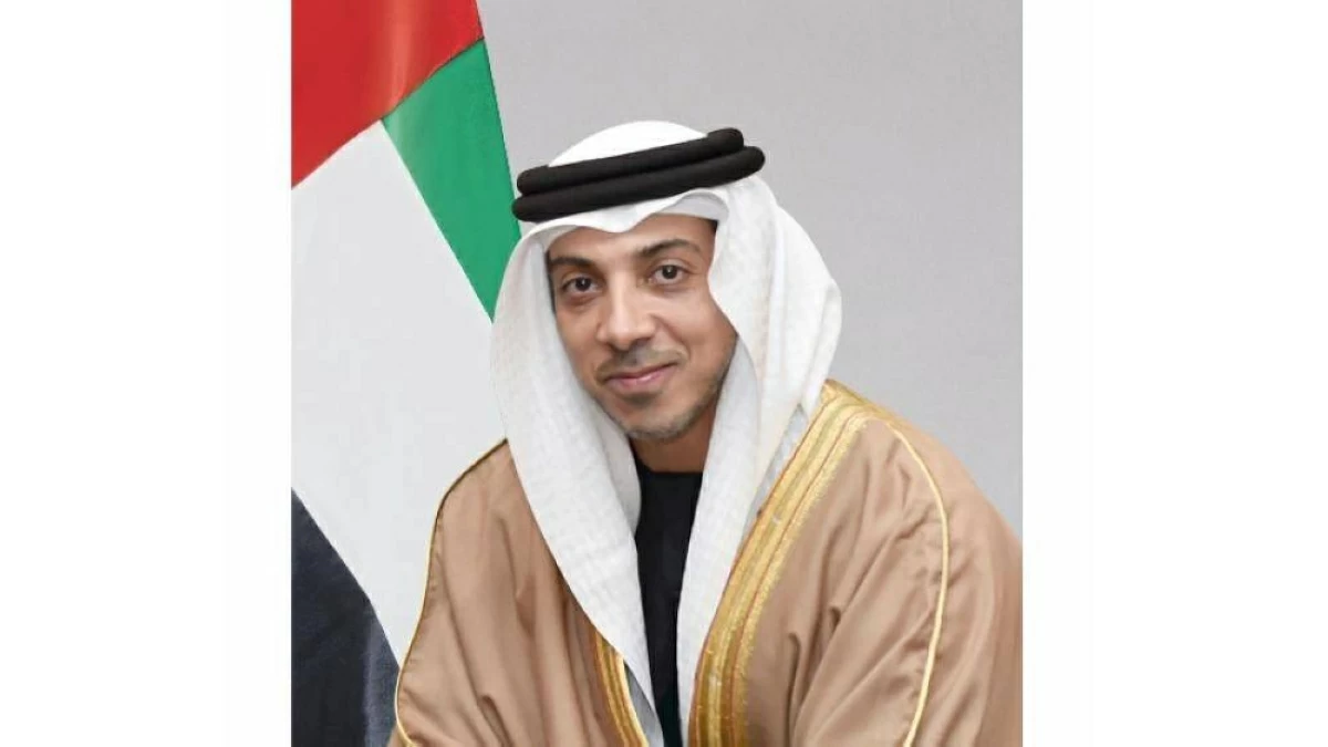 منصور بن زايد: الإمارات ترتقي بدور ريادي في تطوير الذكاء الاصطناعي عالمياً