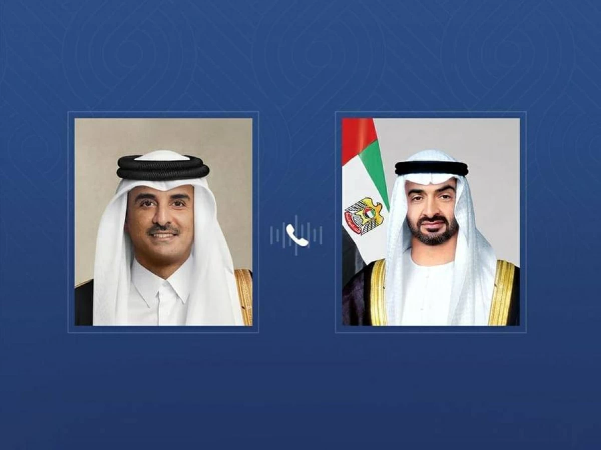 محمد بن زايد وأمير قطر يجريان مكالمة هاتفية لمناقشة العلاقات الثنائية والقضايا الإقليمية