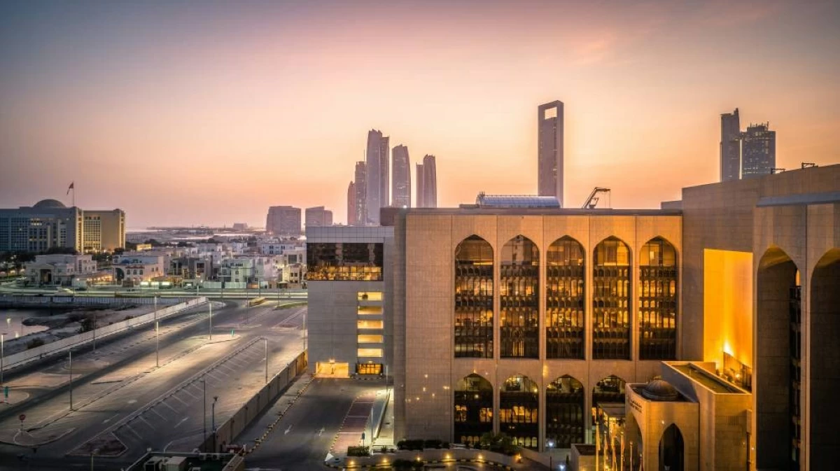 أصول بنوك الإمارات تصل إلى 5.55 تريليون درهم بنهاية الربع الأول مع نمو بنسبة 1.5%