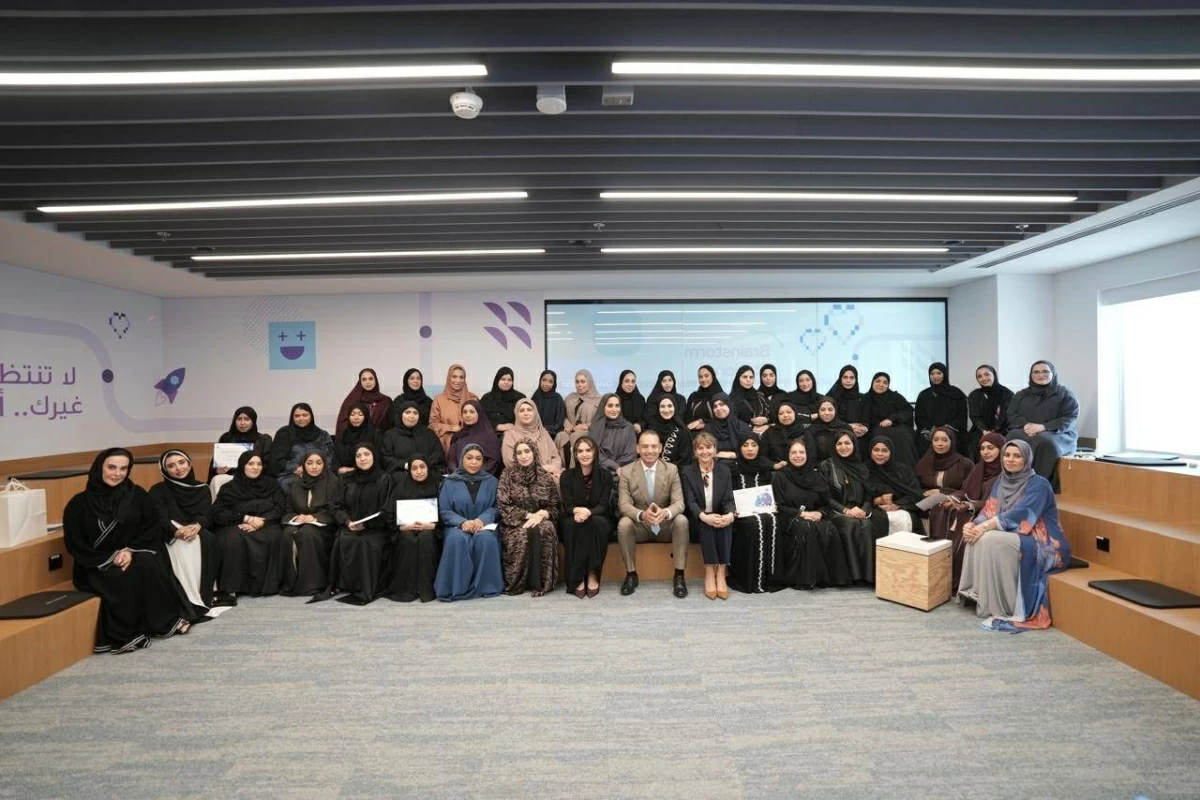 «دو» تحتفل بتخرج 54 موظفة مواطنة ضمن برنامج التطوير المهني