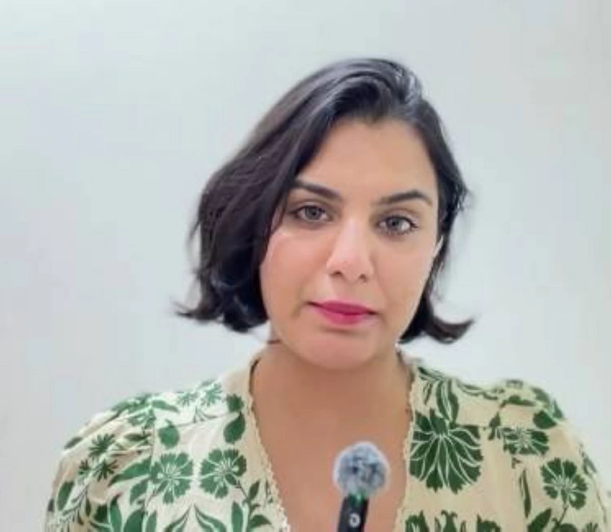 استخراج رقم هاتف العميلة من خلال رمز الاستجابة السريعة في قائمة المطعم