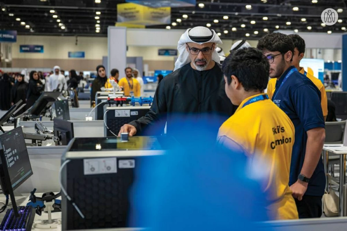 خالد بن محمد بن زايد يؤكد أهمية تطوير مهارات الشباب لبناء منظومة تنافسية متقدمة
