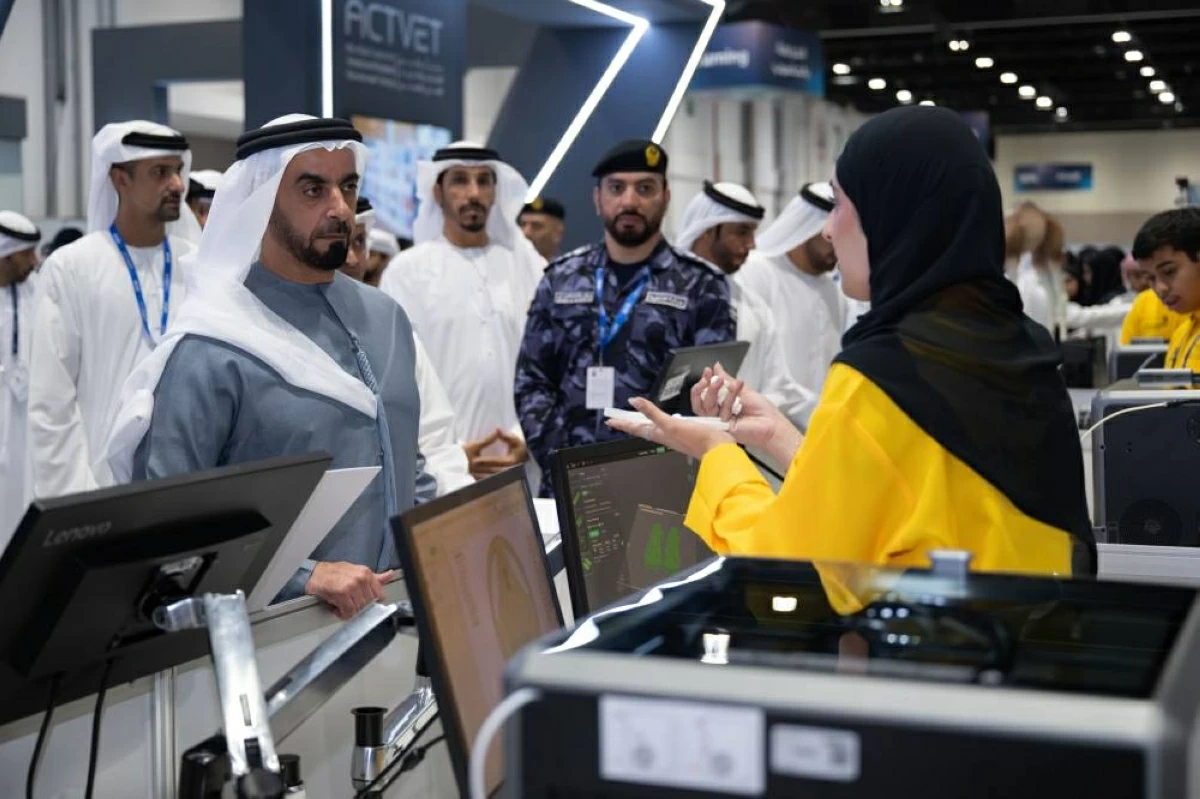 سيف بن زايد يؤكد استمرار الإمارات في تعزيز استراتيجيات الاستثمار البشري