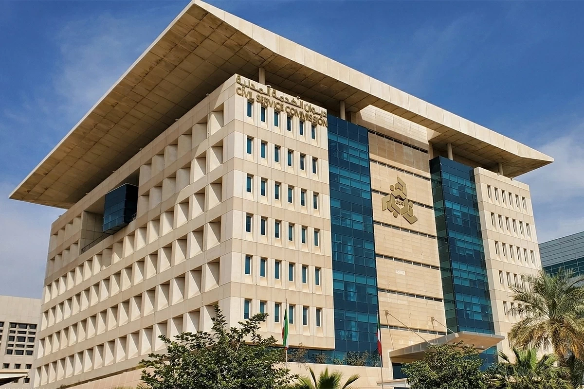 الكويت تعتمد تقليل ساعات العمل الصيفية إلى 6 ساعات يومياً في القطاع الحكومي