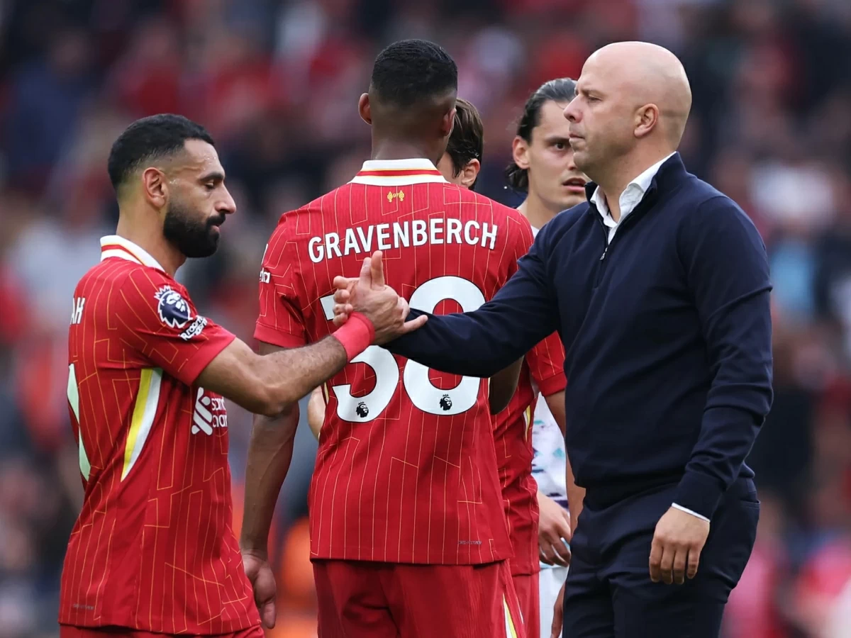 ليفربول يراجع مستقبل سلوت مع توقعات ببقاء محمد صلاح في الفريق