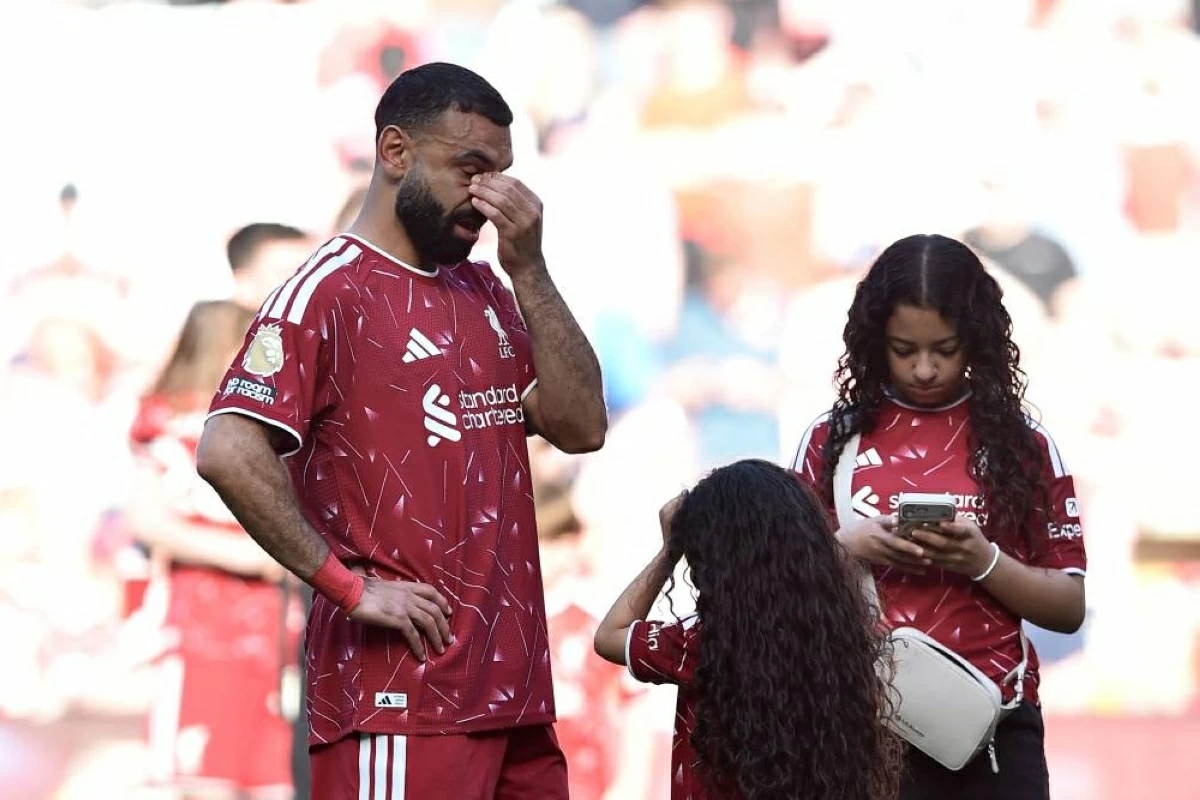 محمد صلاح يودع ليفربول مؤثرًا وسط غموض حول وجهته المقبلة