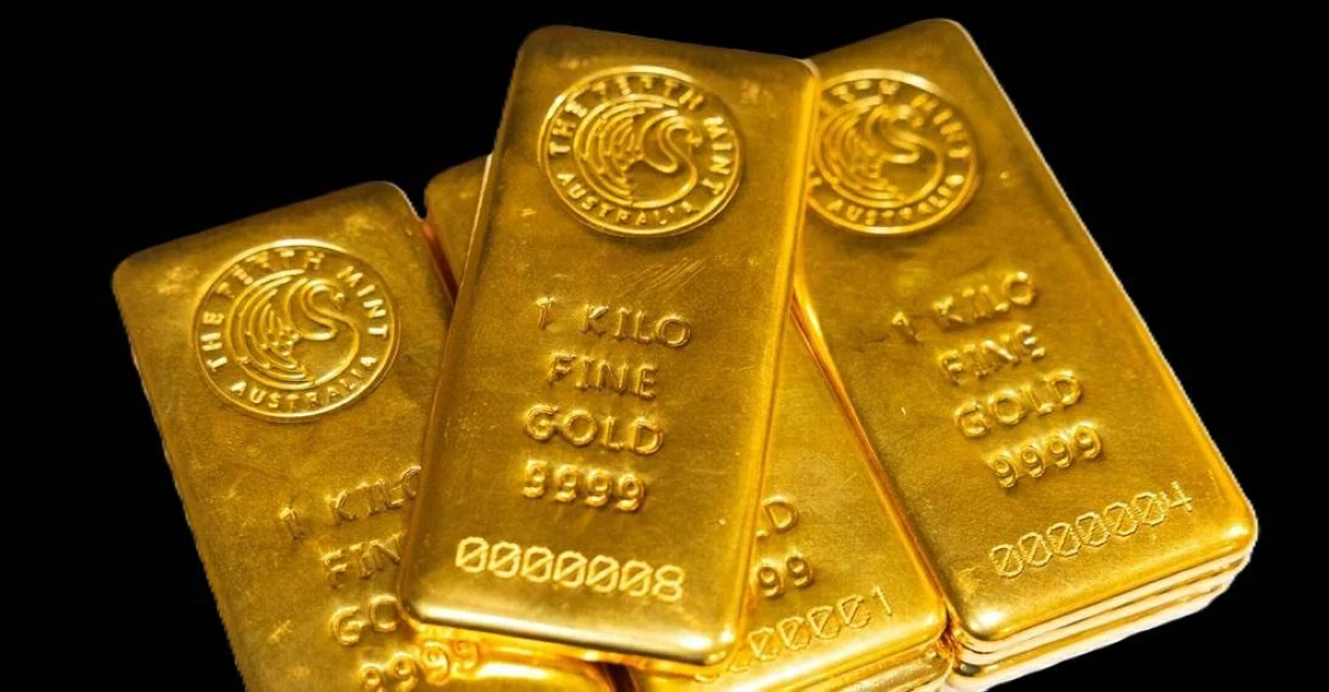 ارتفاع سعر الذهب بنسبة 1% وسط تراجع الدولار والنفط وانتظار نتائج المفاوضات