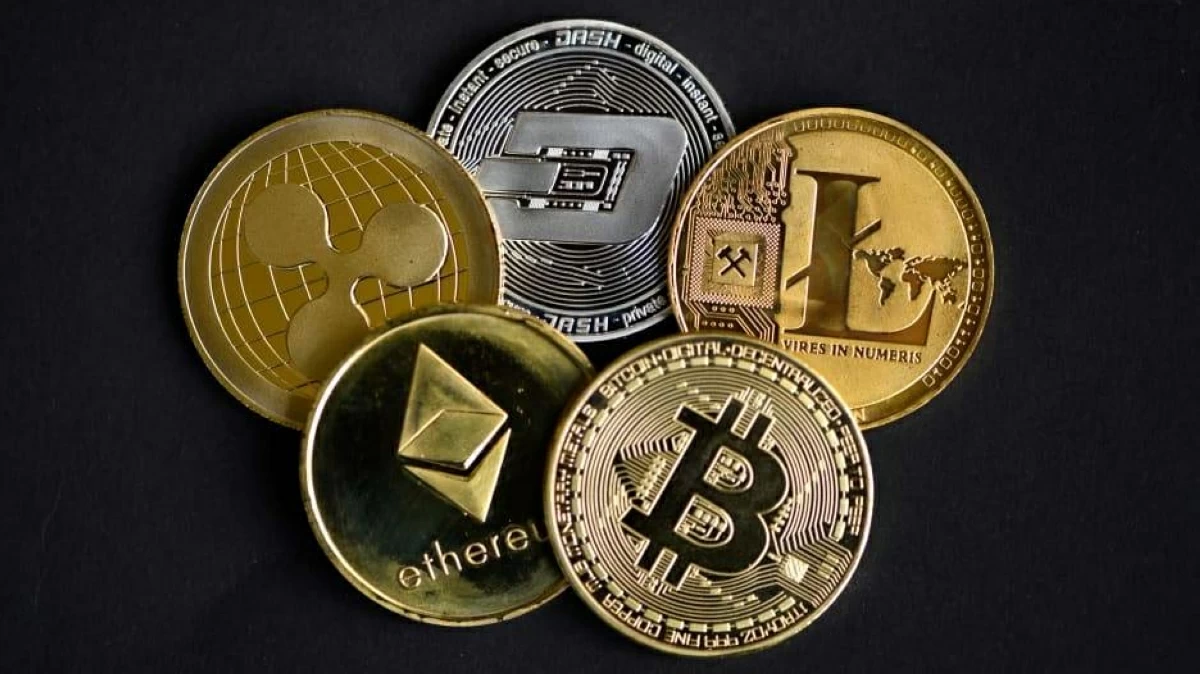 ارتفاع قيمة البيتكوين إلى أكثر من 77 ألف دولار