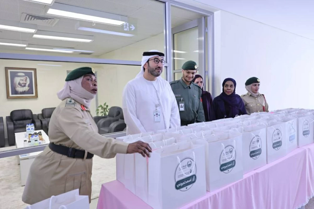 شرطة دبي تقدم كسوة العيد لأطفال النزيلات في المؤسسات الإصلاحية