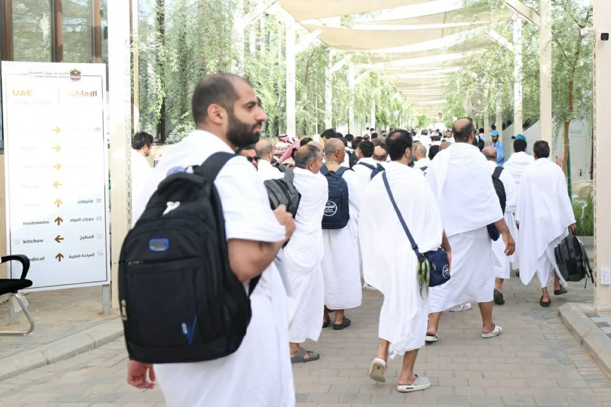 حجاج الإمارات يؤدون وقفة عرفات كركن أساسي من مناسك الحج