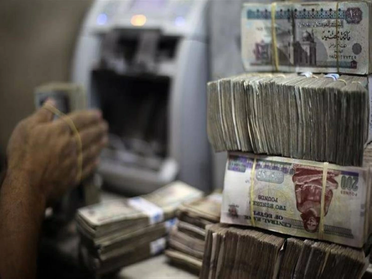 بنوك مصرية تكشف حلولًا لتجاوز نقص السيولة في ماكينات الصراف الآلي
