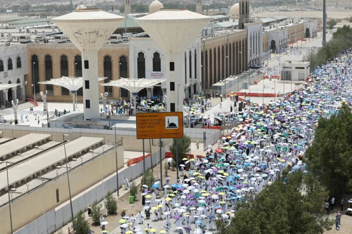 الحجاج يختتمون طواف الإفاضة ويتوجهون إلى مزدلفة لأداء مناسك الحج