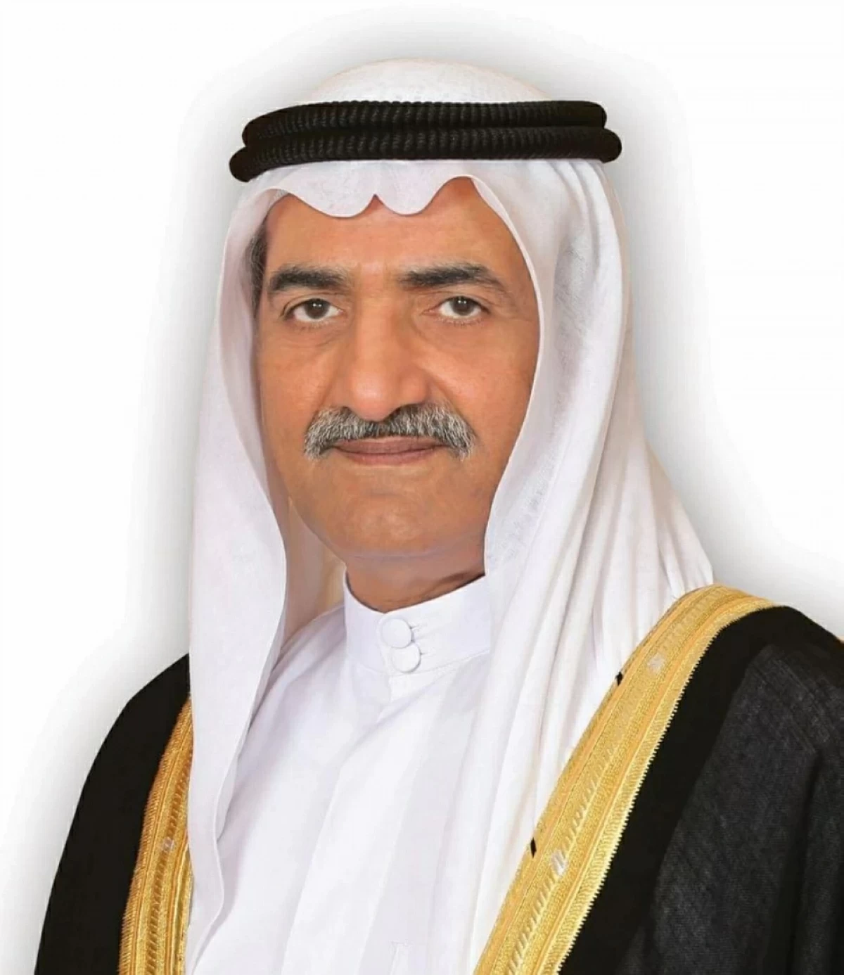 حمد الشرقي وولي العهد يؤدون صلاة عيد الأضحى في جامع الشيخ زايد بالفجيرة