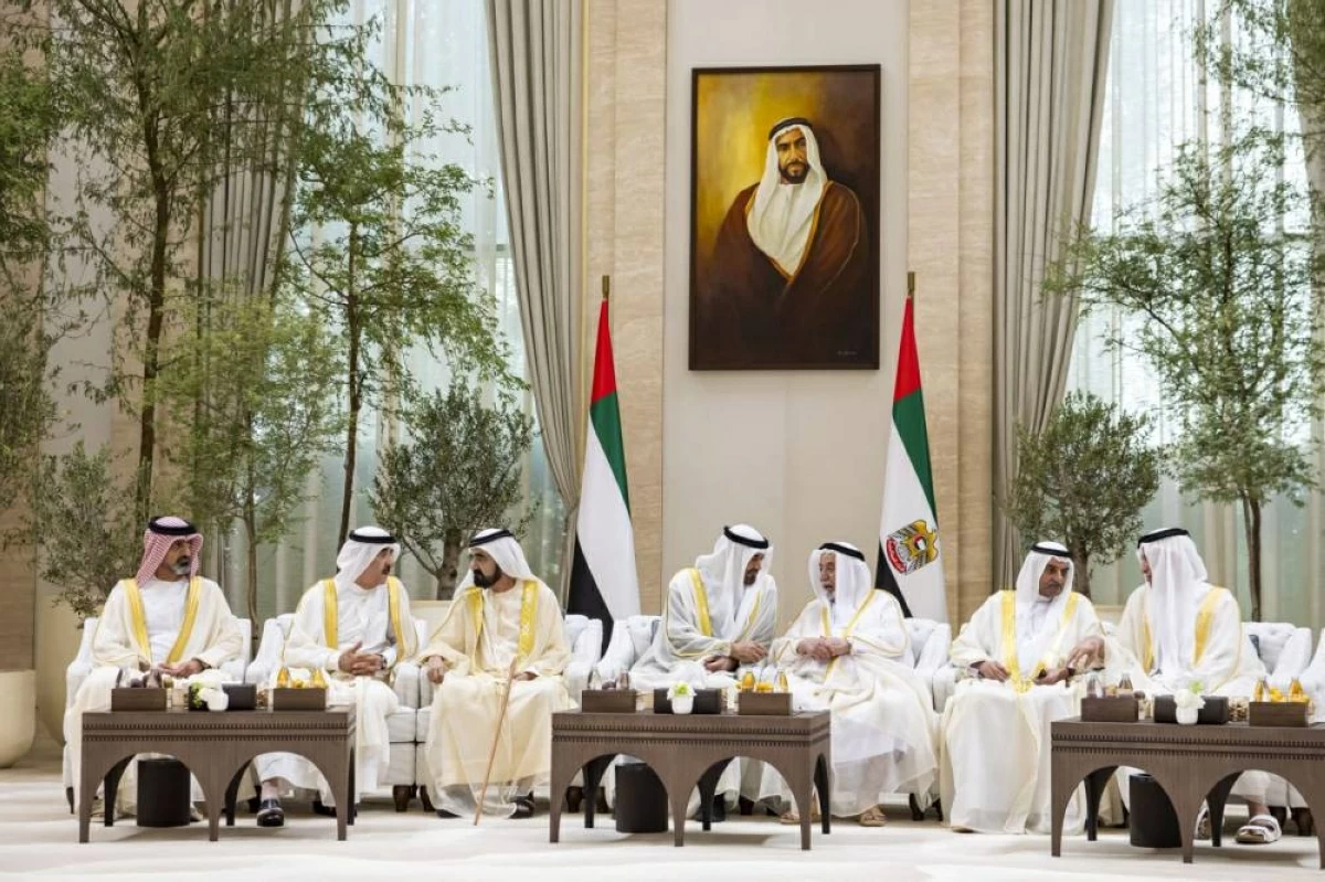 محمد بن زايد يلتقي حكام الإمارات ويعبر عن سعادته بتلقي التهاني بعيد الأضحى