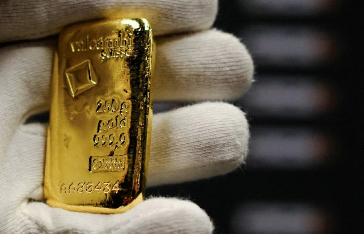 تراجع سعر الذهب إلى 4438 دولارًا في منتصف الأسبوع