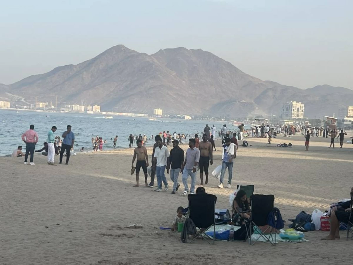 خورفكان تستقطب الزوار مع بداية عيد الأضحى