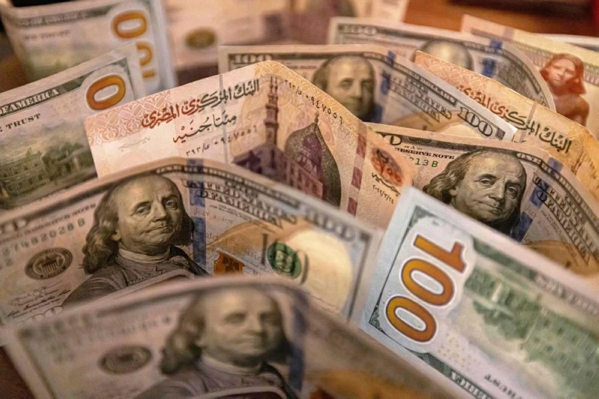 الدولار يقترب من ذروته الأسبوعية مع ترقب بيانات نفقات الاستهلاك الشخصي